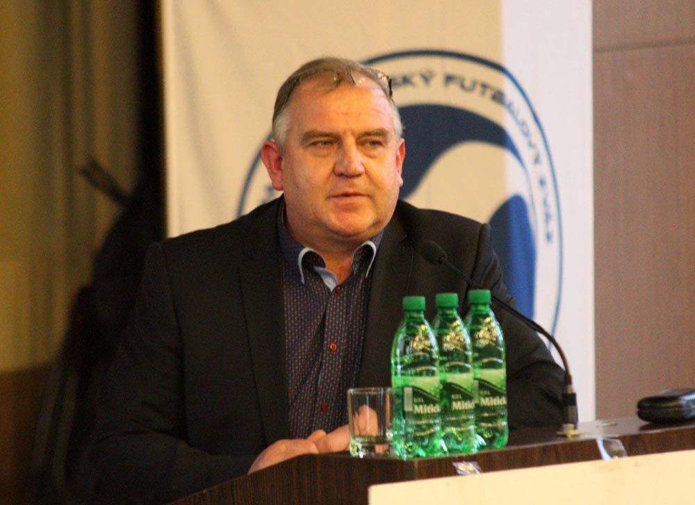 Predsedom ZsFZ Pavol Šípoš