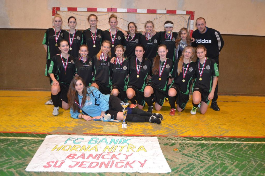 Juniorky ovládli turnaj pod Dubňom: Máme pohár i naj hráčku!