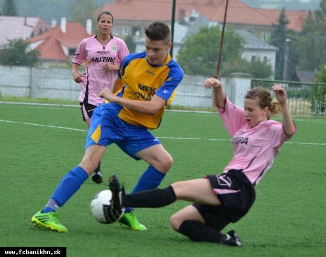 Futbalistky Baníka si zmerali sily s nováckymi žiakmi