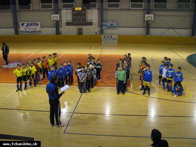 Halový futbalový turnaj prípraviek v Handlovej