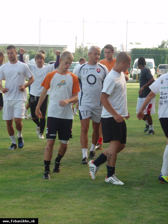 MUŽI A ODŠTARTOVALI TRÉNINGY
