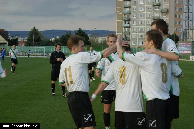 BANÍK DEKLASOVAL VEĽKÉ UHERCE 8:2 /3:0/