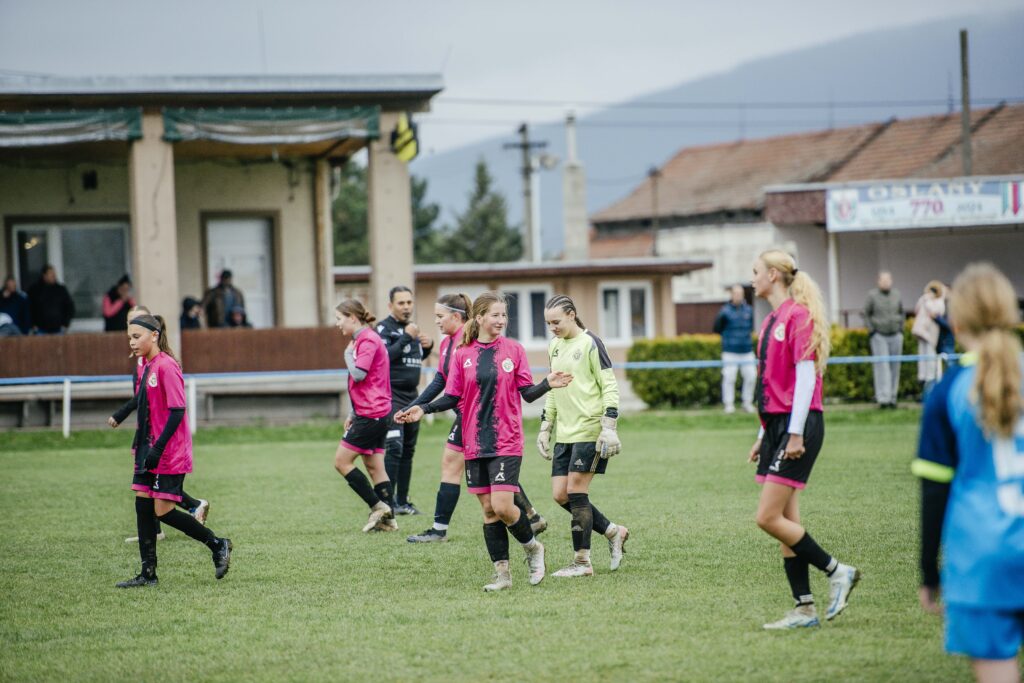 Starších aj mladších žiakov preveril favorit z Trnavy. Juniorky sú po triumfe štvrté