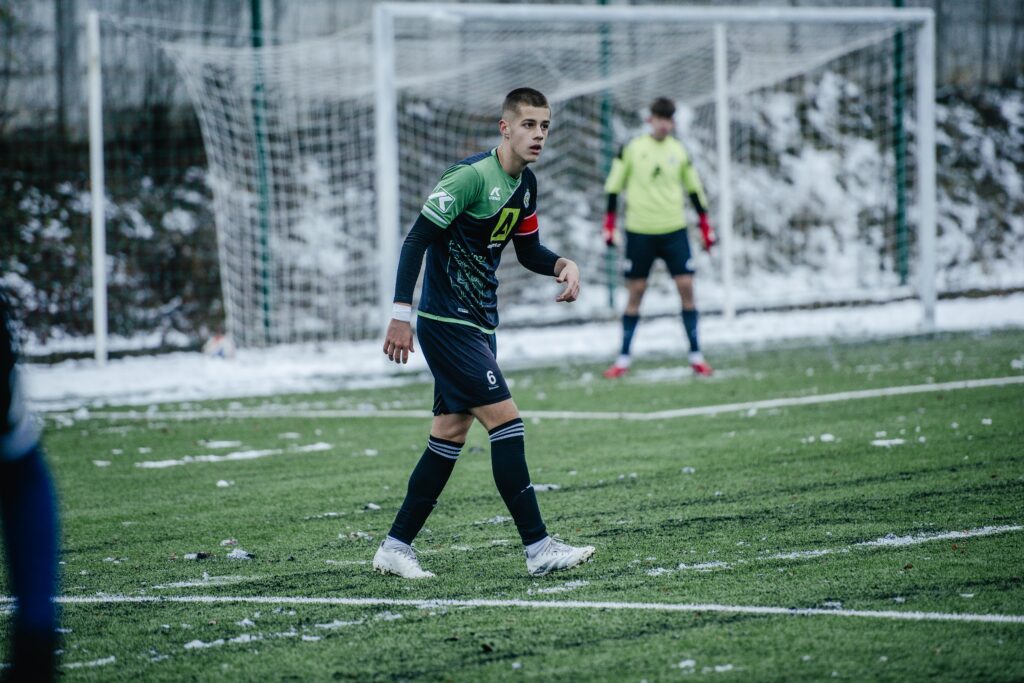 Starší žiaci uzatvorili jesennú časť. Pätnástka prehrala, štrnástka získala bod