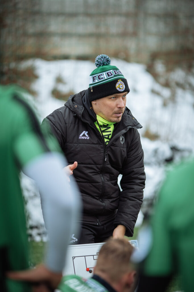 Chceme, aby sa hráči dostávali do ťažkých situácií bez strachu a ťažili z toho, vraví Hlohovský